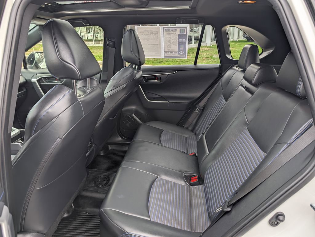 Used 2021 Toyota RAV4 XSE AWD/4WD image 21