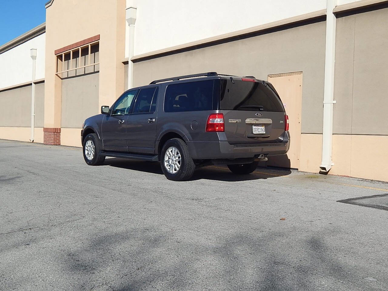 Used 2014 Ford Expedition EL XLT w/ Leather Seating Package image 6