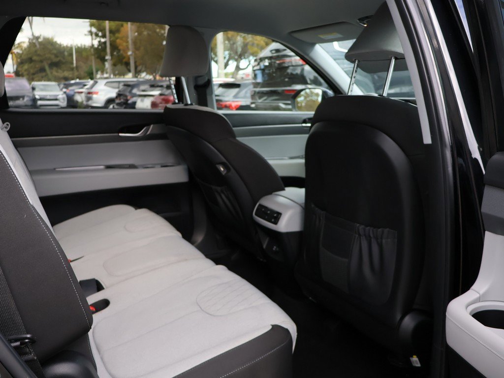 Used 2022 Hyundai Palisade SE image 33