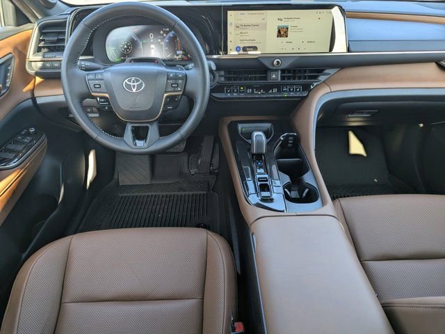 Used 2025 Toyota Crown Signia AWD/4WD image 19