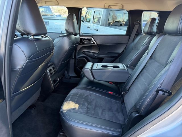 Used 2024 Mitsubishi Outlander SE Black Edition image 27