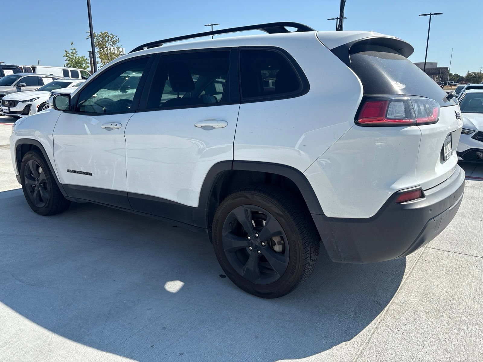 Used 2019 Jeep Cherokee Latitude Plus FWD image 5