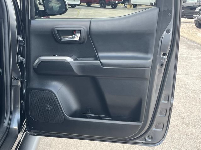 Used 2022 Toyota Tacoma Limited AWD/4WD image 21