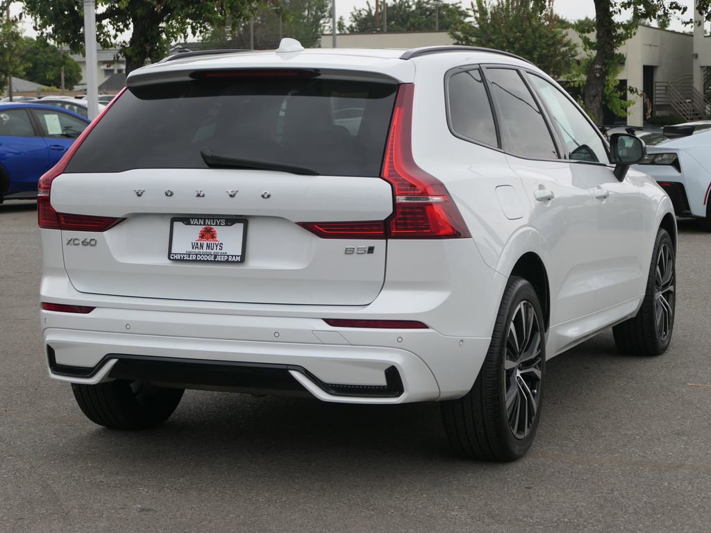 Used 2024 Volvo XC60 B5 Plus image 4