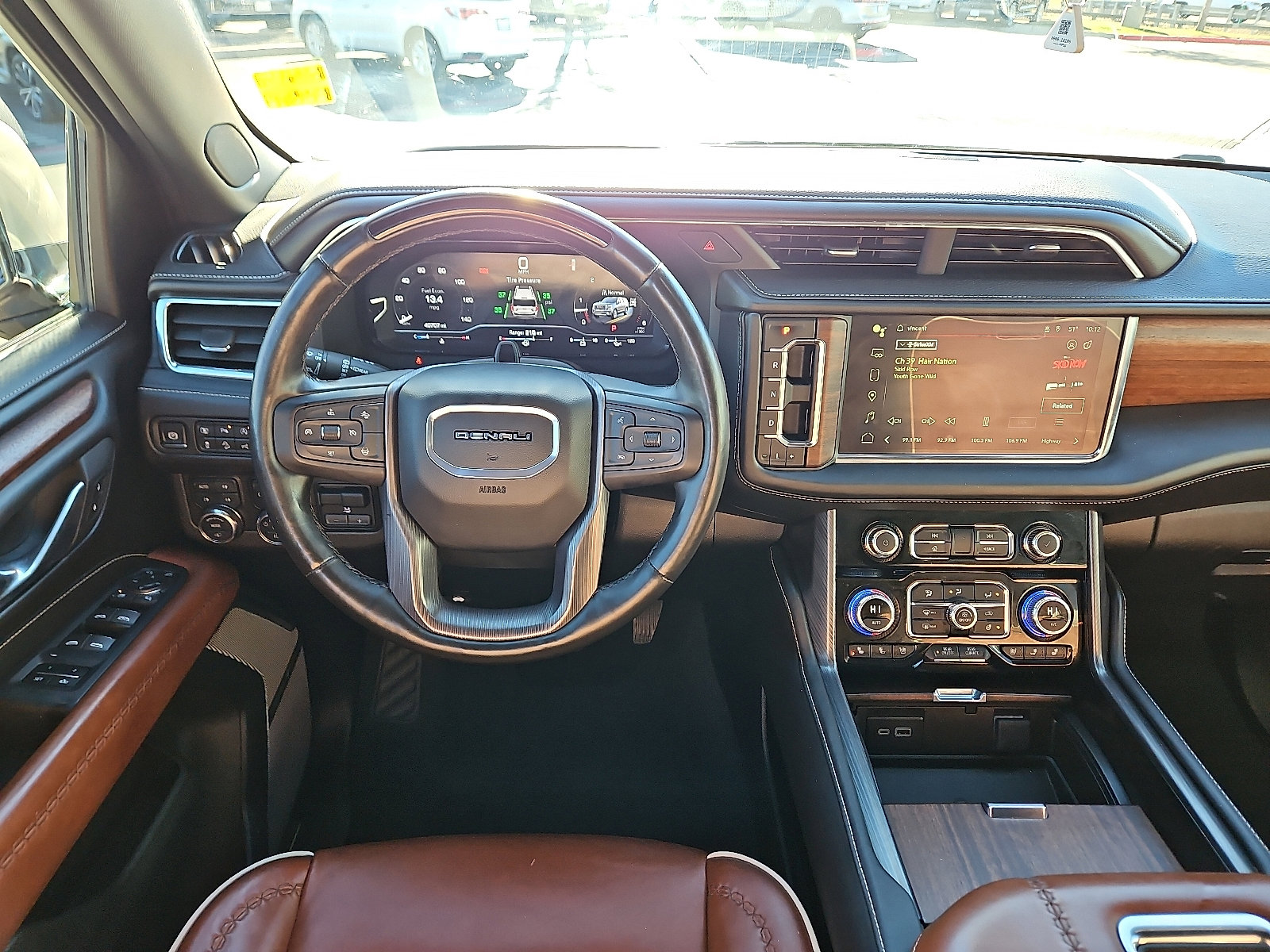 Used 2024 GMC Yukon Denali Ultimate image 9