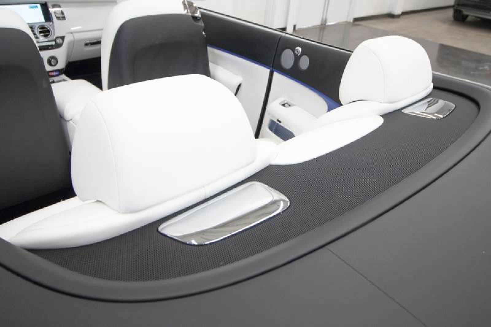 Used 2017 Rolls-Royce Dawn image 51