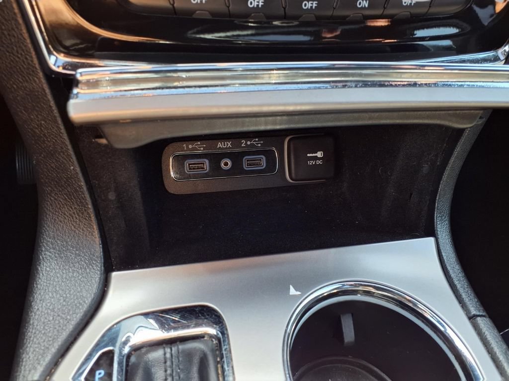 Certified 2021 Jeep Grand Cherokee Laredo X AWD/4WD image 10