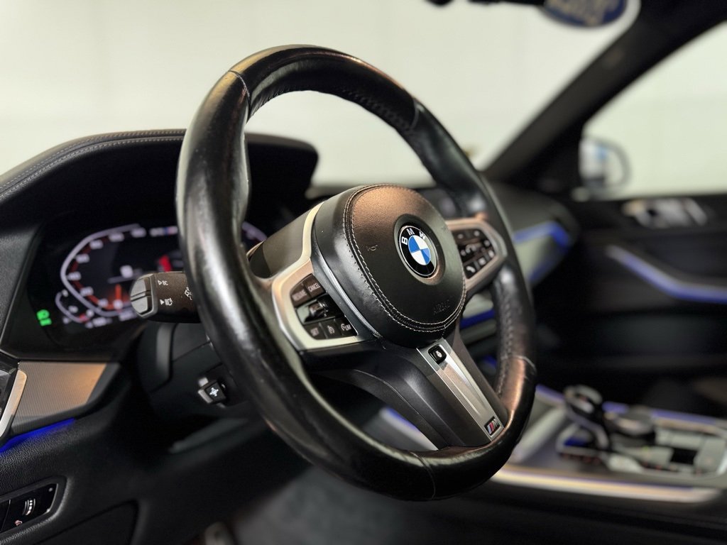 Used 2022 BMW X5 M50i w/ Premium Package image 16