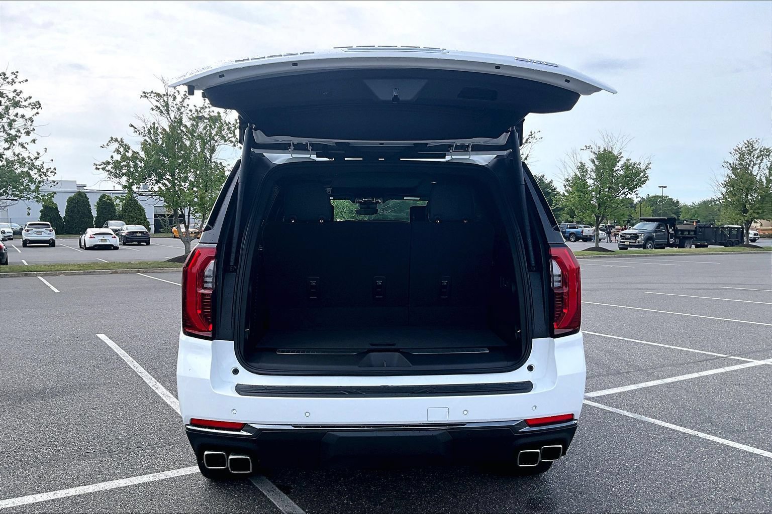 Used 2026 GMC Yukon Denali Ultimate AWD/4WD image 26