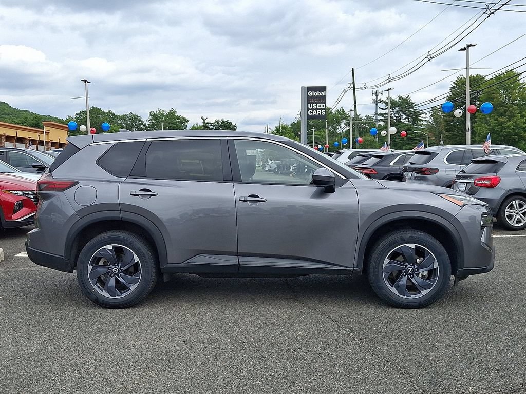 Used 2025 Nissan Rogue SV AWD/4WD image 8