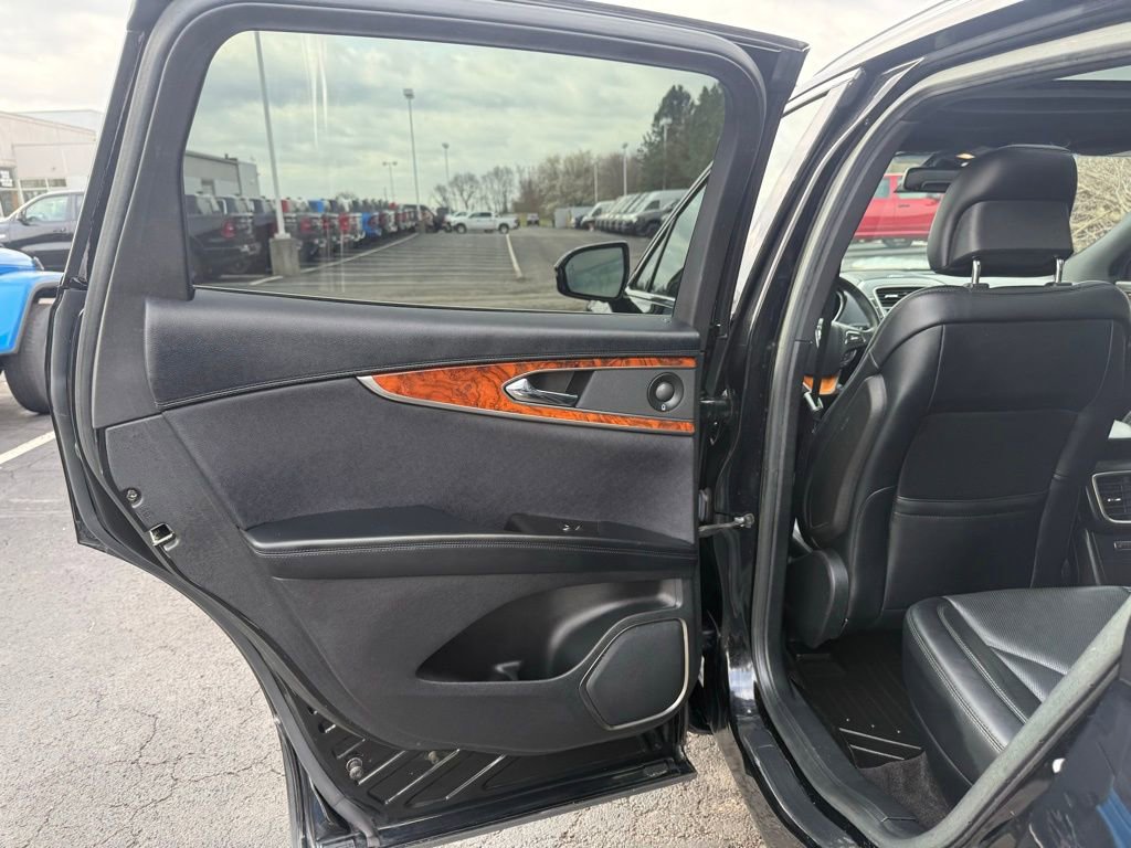 Used 2018 Lincoln MKX Reserve w/ Driver Assistance Package AWD/4WD image 33