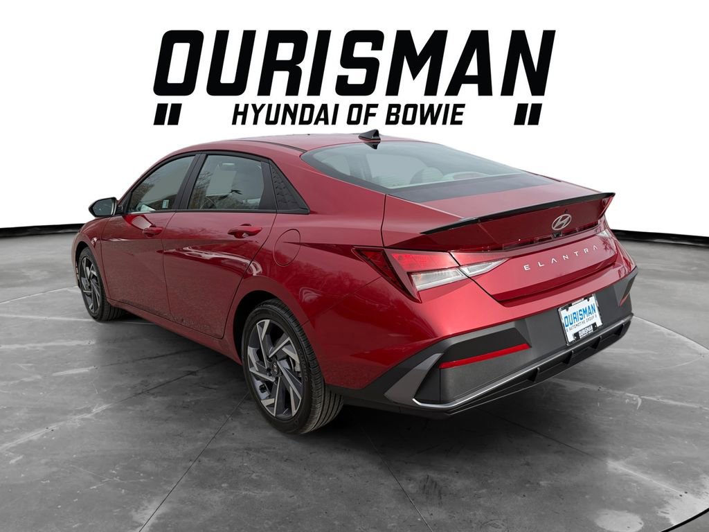 Certified 2025 Hyundai Elantra Sport image 4