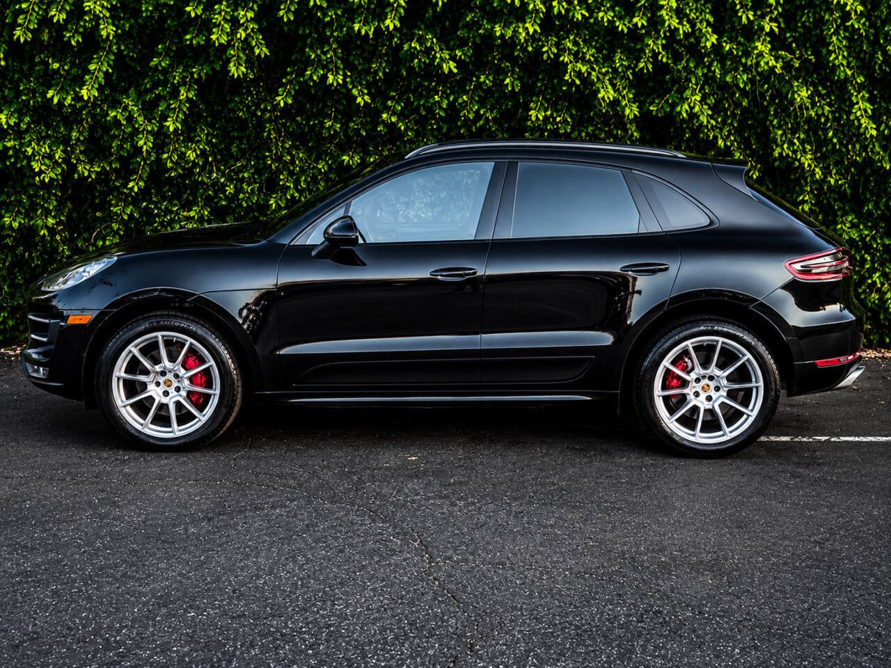 Used 2015 Porsche Macan Turbo AWD/4WD image 6