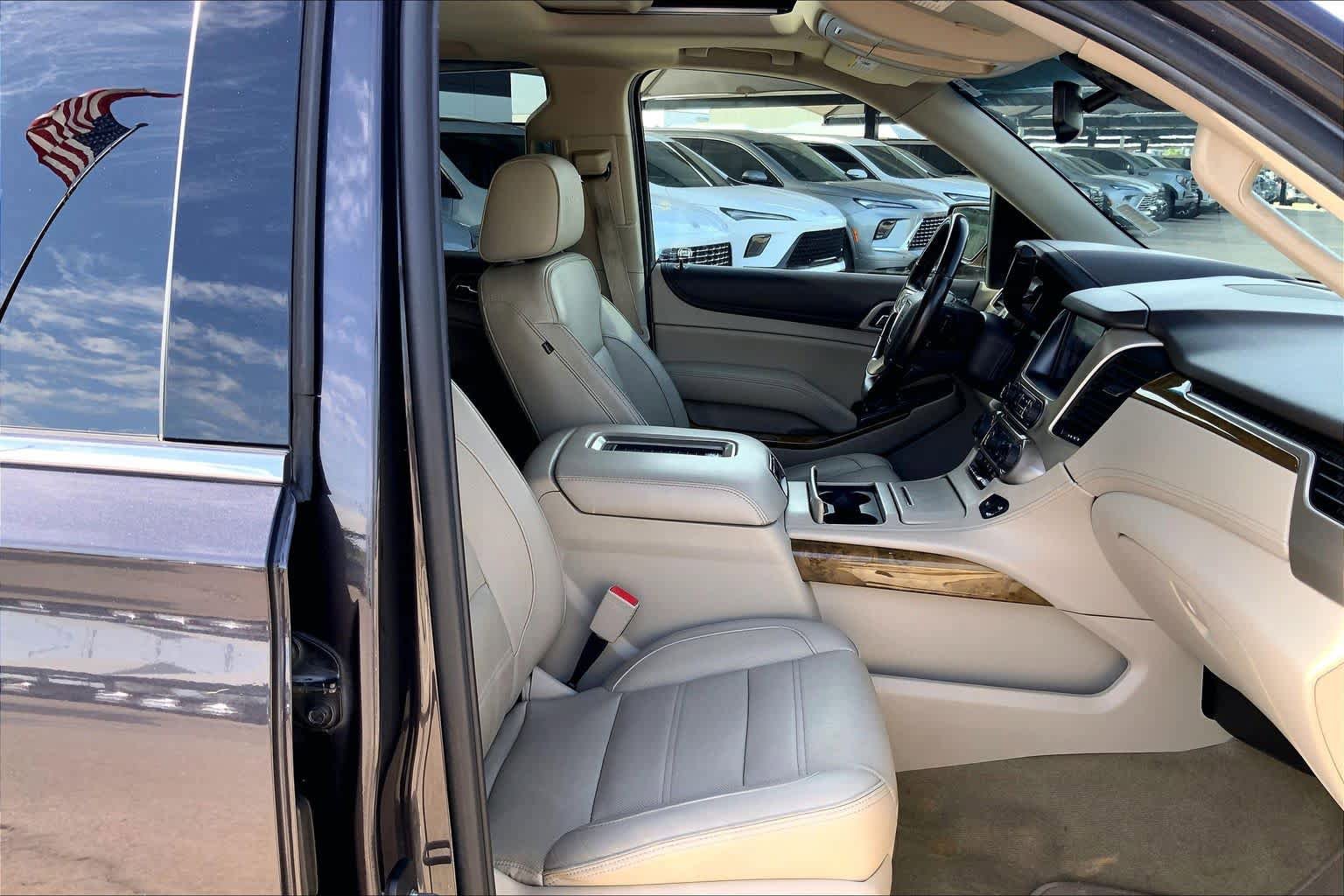 Used 2017 GMC Yukon Denali AWD/4WD image 9