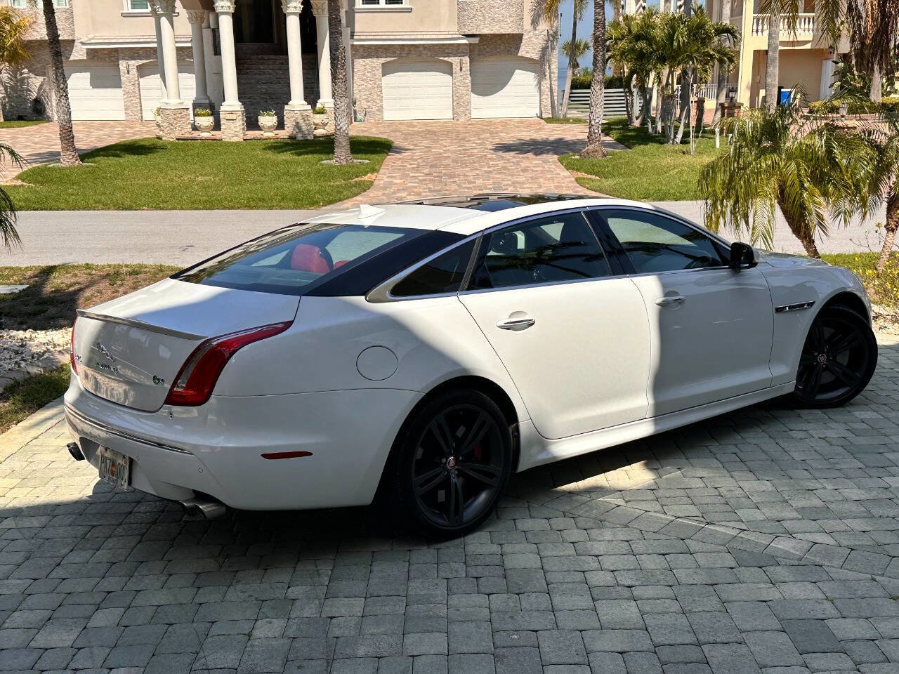 Used 2015 Jaguar XJ R LWB RWD image 8