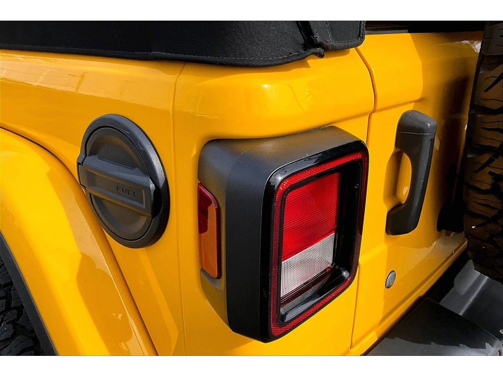 Used 2019 Jeep Wrangler Unlimited Sahara w/ Uconnect 4C Nav & Sound Group image 33