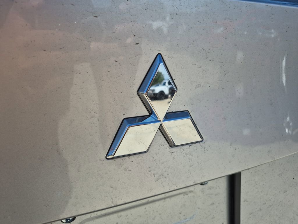 Used 2025 Mitsubishi Outlander ES image 29