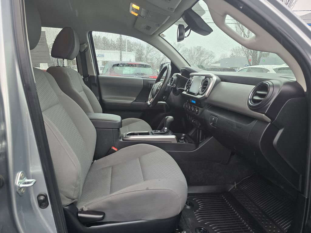 Certified 2023 Toyota Tacoma SR5 AWD/4WD image 12