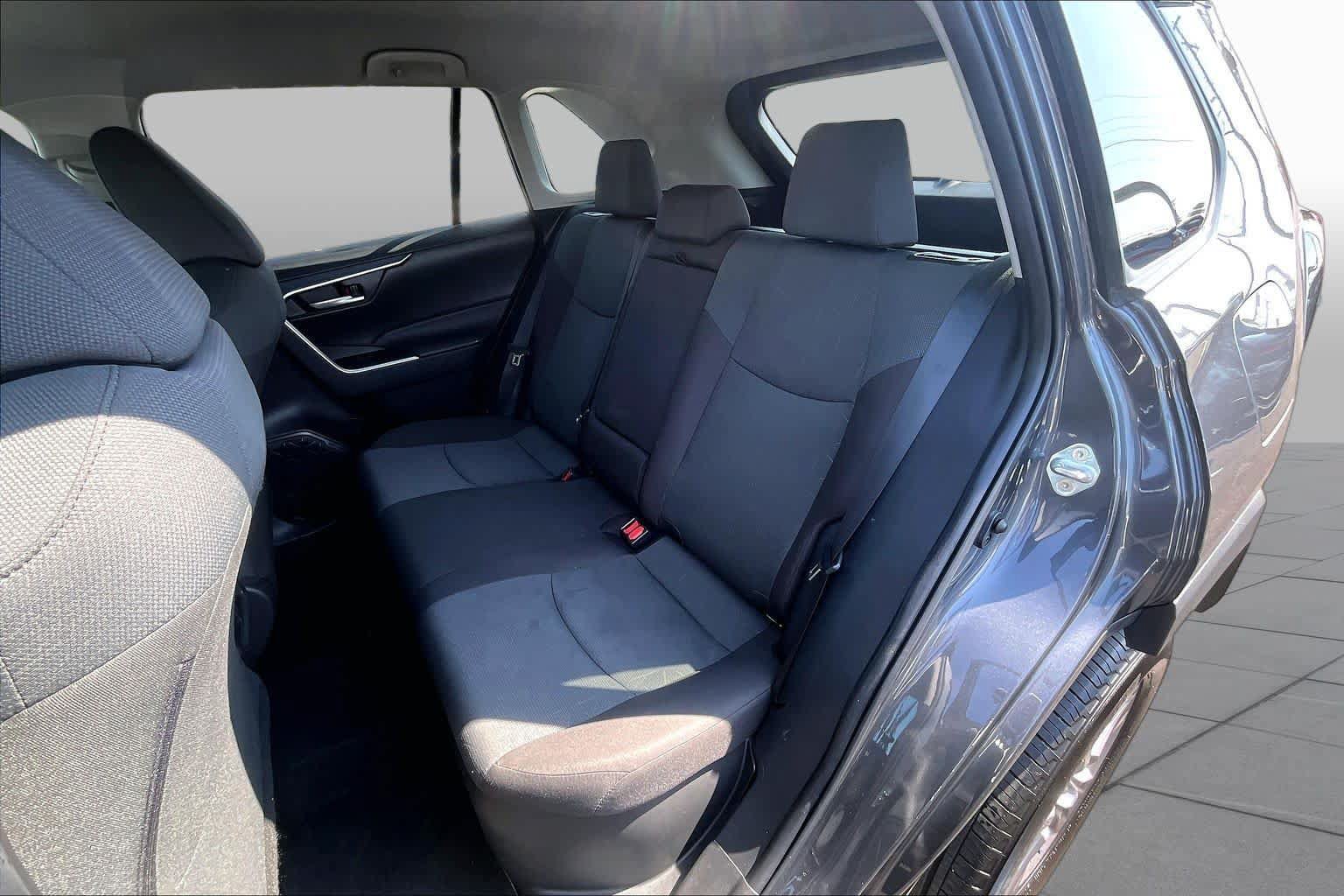Used 2025 Toyota RAV4 XLE AWD/4WD image 20