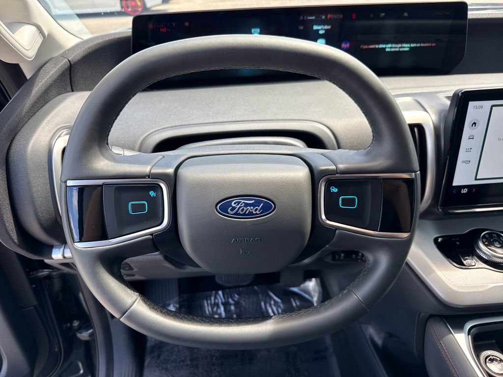 Used 2025 Ford Expedition Active image 14