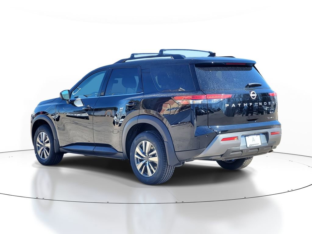 New 2026 Nissan Pathfinder SL image 3