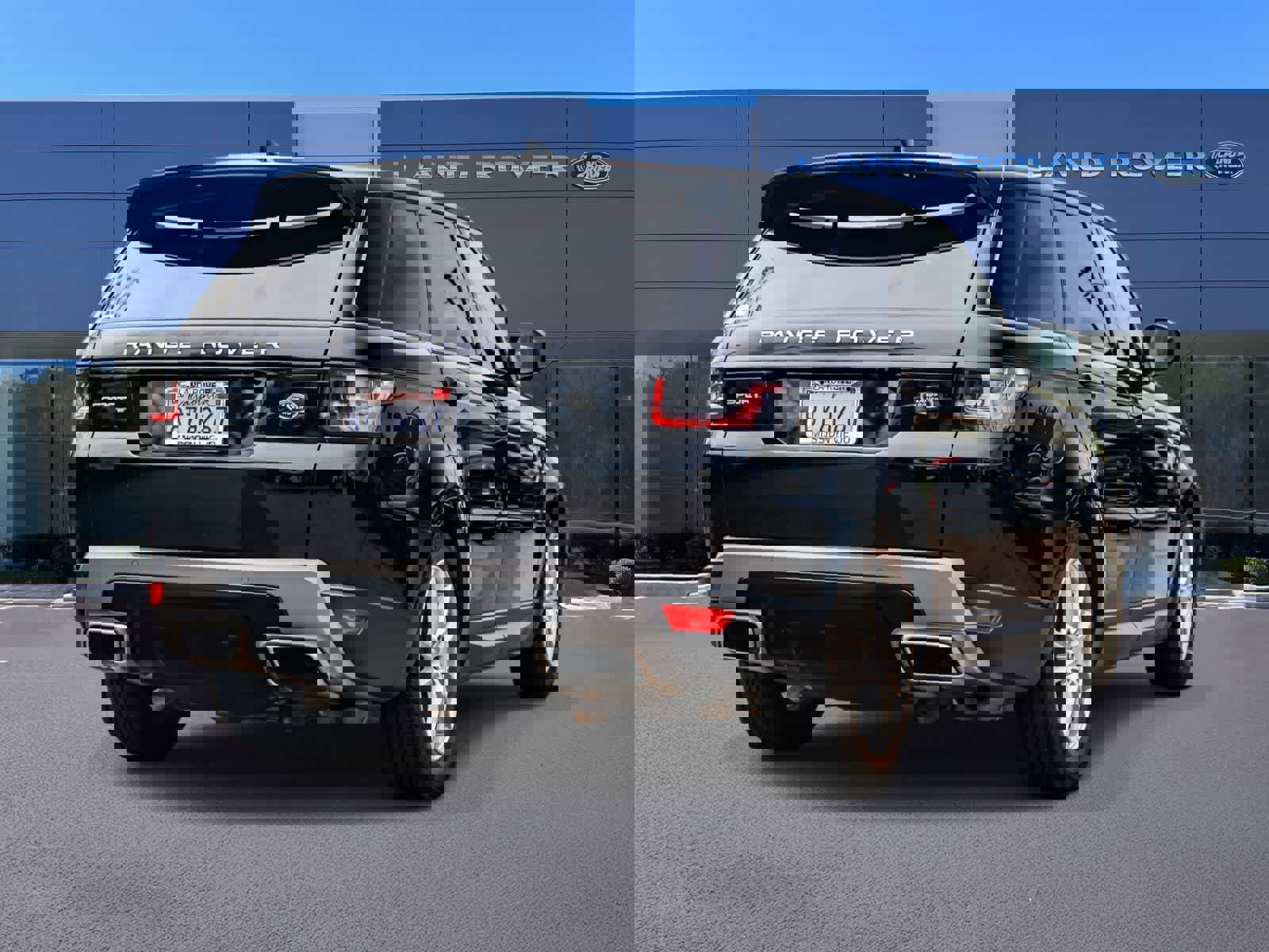 Used 2020 Land Rover Range Rover Sport SE image 4