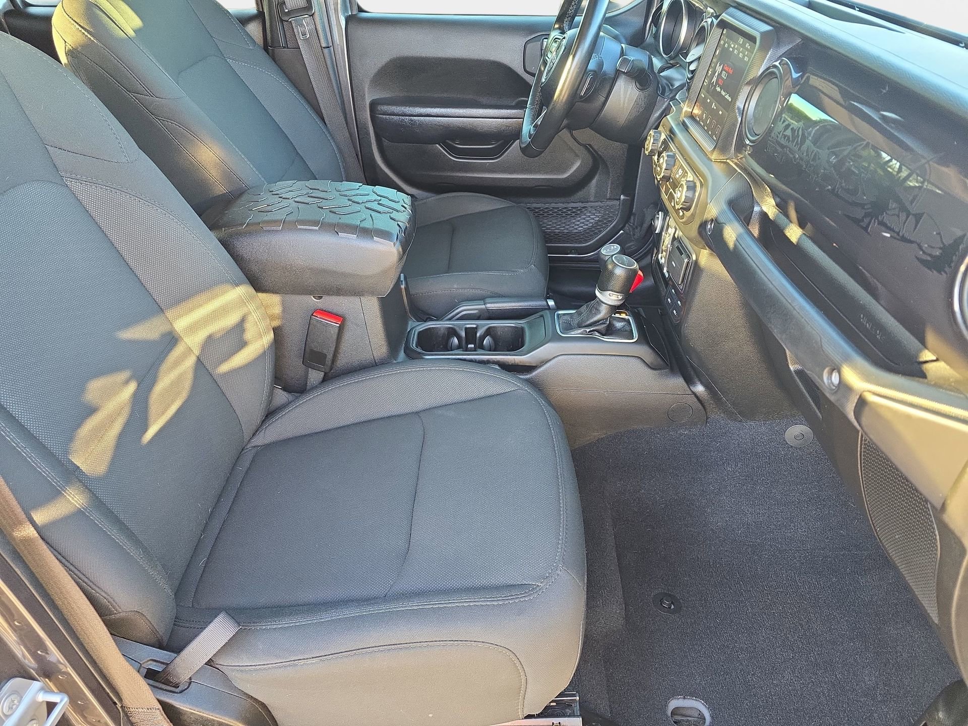 Used 2022 Jeep Gladiator Sport AWD/4WD image 10