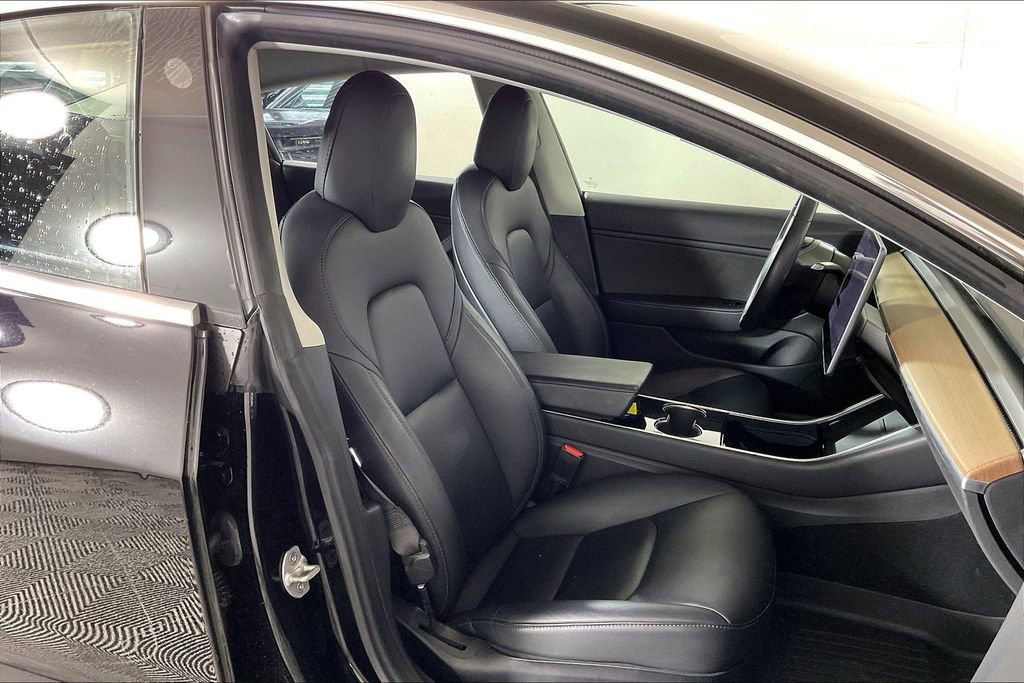 Used 2018 Tesla Model 3 Mid Range RWD image 6