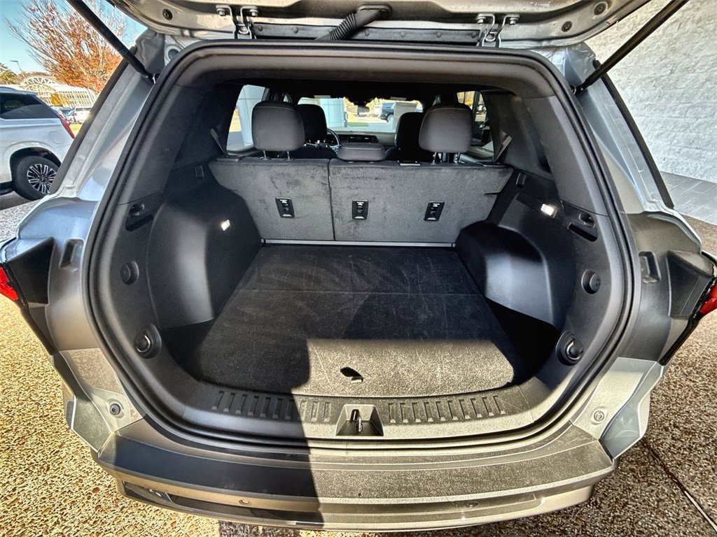 Used 2025 GMC Terrain Elevation image 23