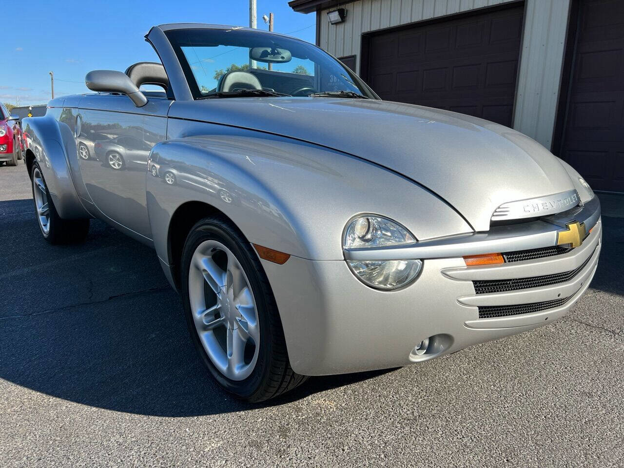 Used 2004 Chevrolet SSR w/ Preferred Equipment Group RWD image 14
