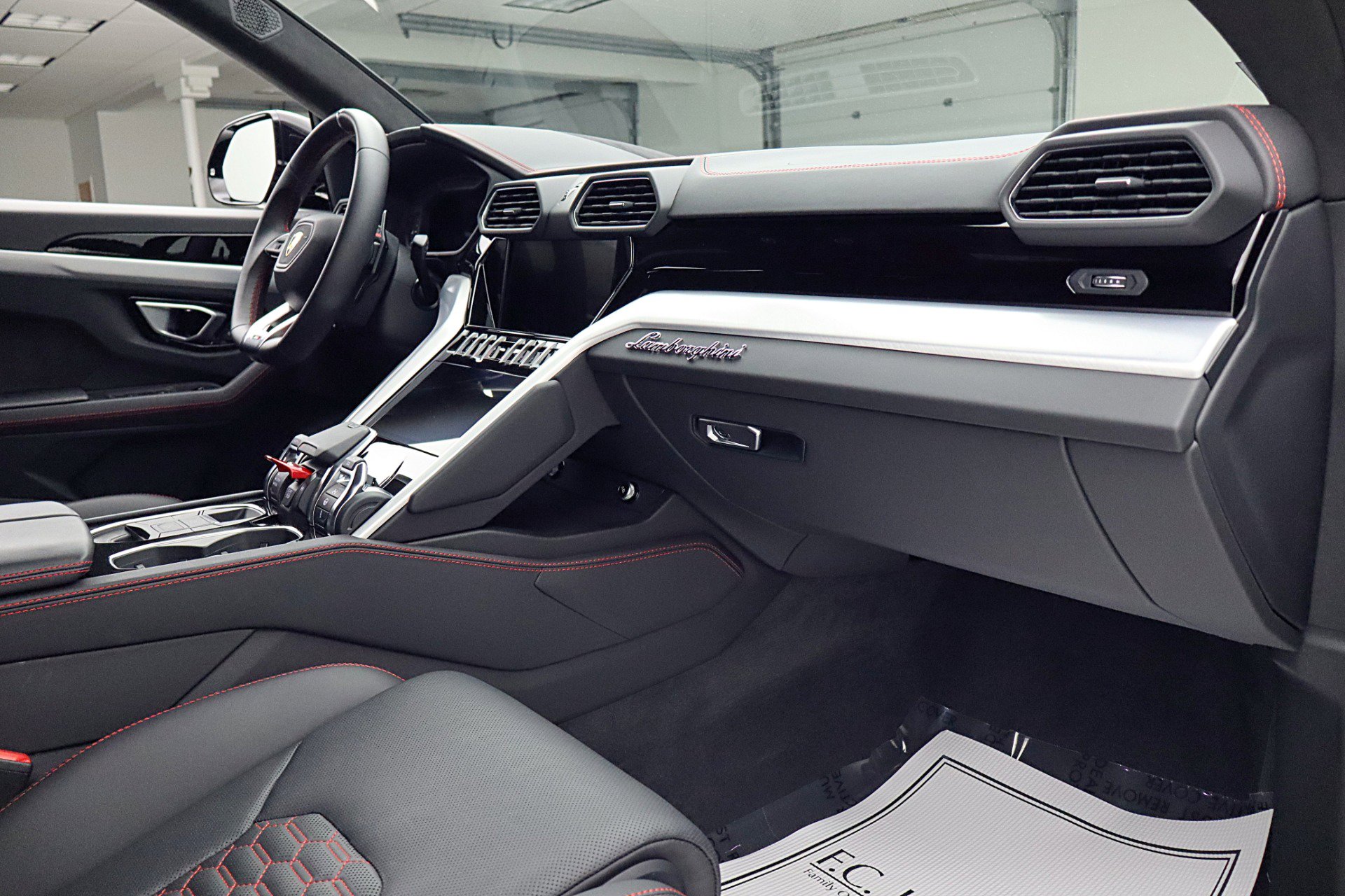 Used 2024 Lamborghini Urus S image 35