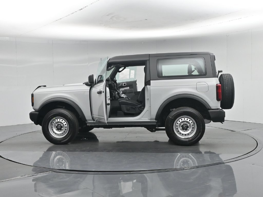 New 2026 Ford Bronco 2-Door AWD/4WD image 32