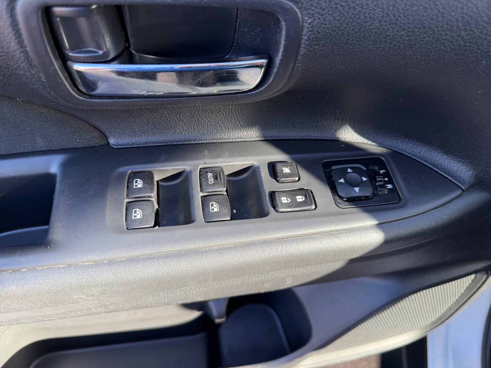 Used 2016 Mitsubishi Outlander ES AWD/4WD image 17