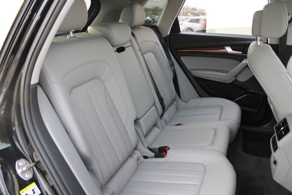 Used 2022 Audi Q5 2.0T Premium Plus w/ Premium Plus Package AWD/4WD image 25