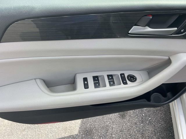 Used 2018 Hyundai Sonata Limited image 17