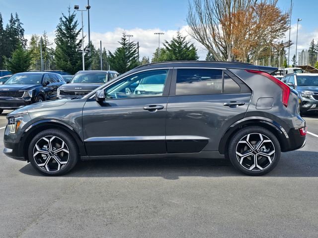 Certified 2023 Kia Niro SX Touring image 2