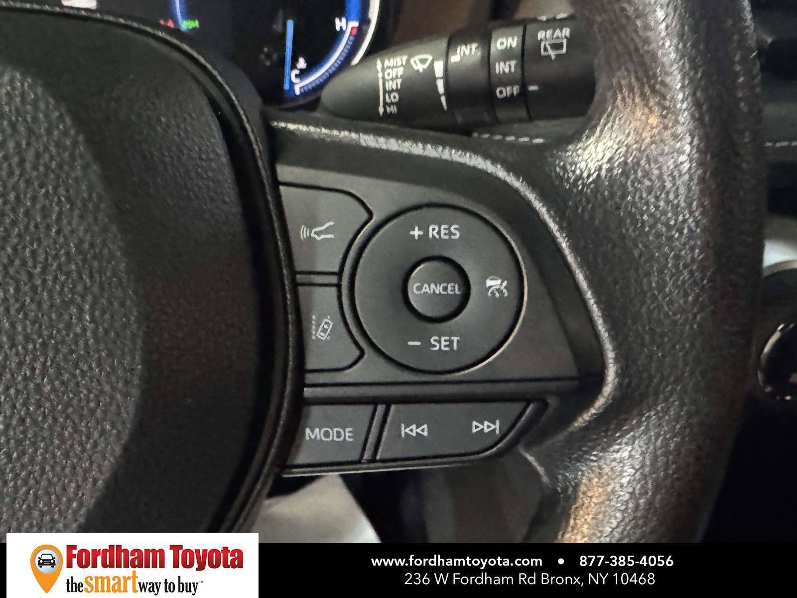 Used 2025 Toyota RAV4 XLE AWD/4WD image 22
