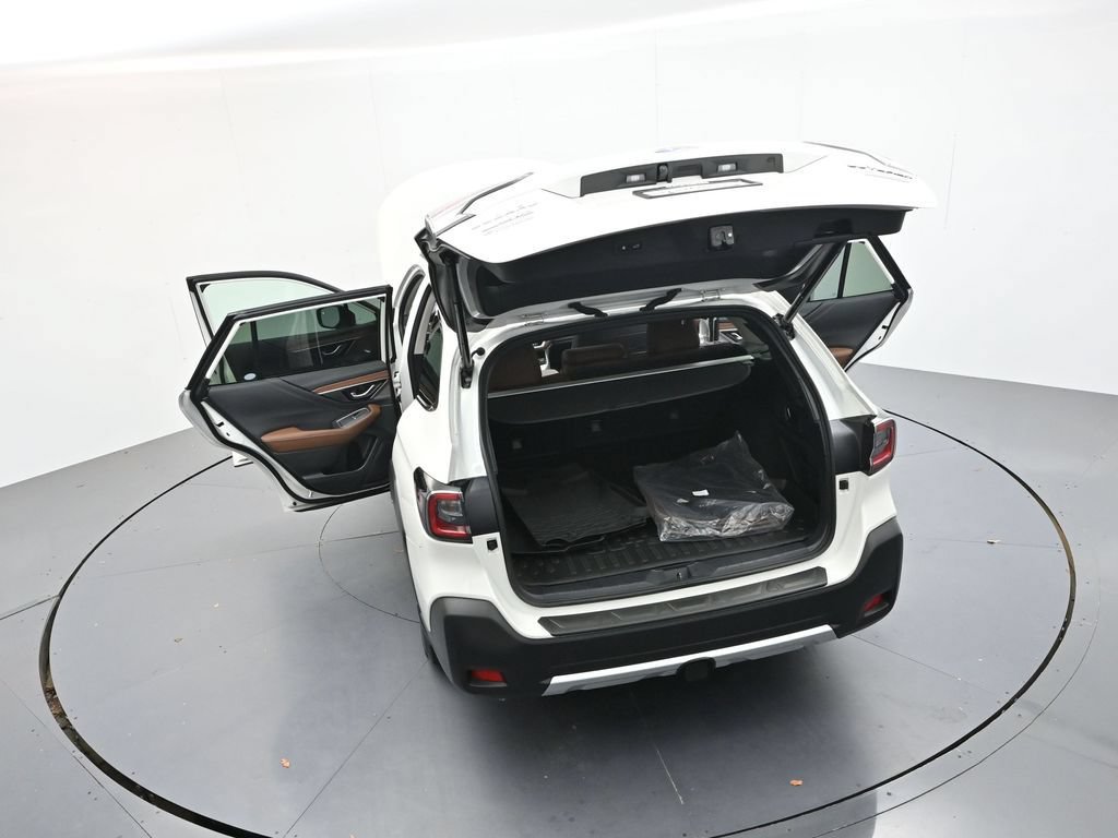 Used 2025 Subaru Outback Touring AWD/4WD image 36