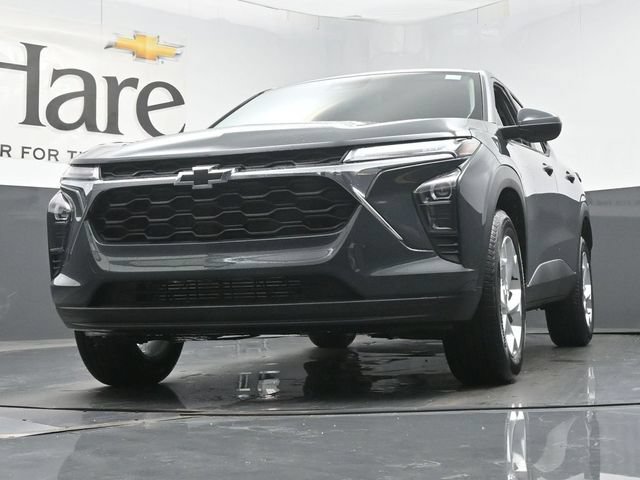 New 2026 Chevrolet Trax LS w/ LS Convenience Package FWD image 34