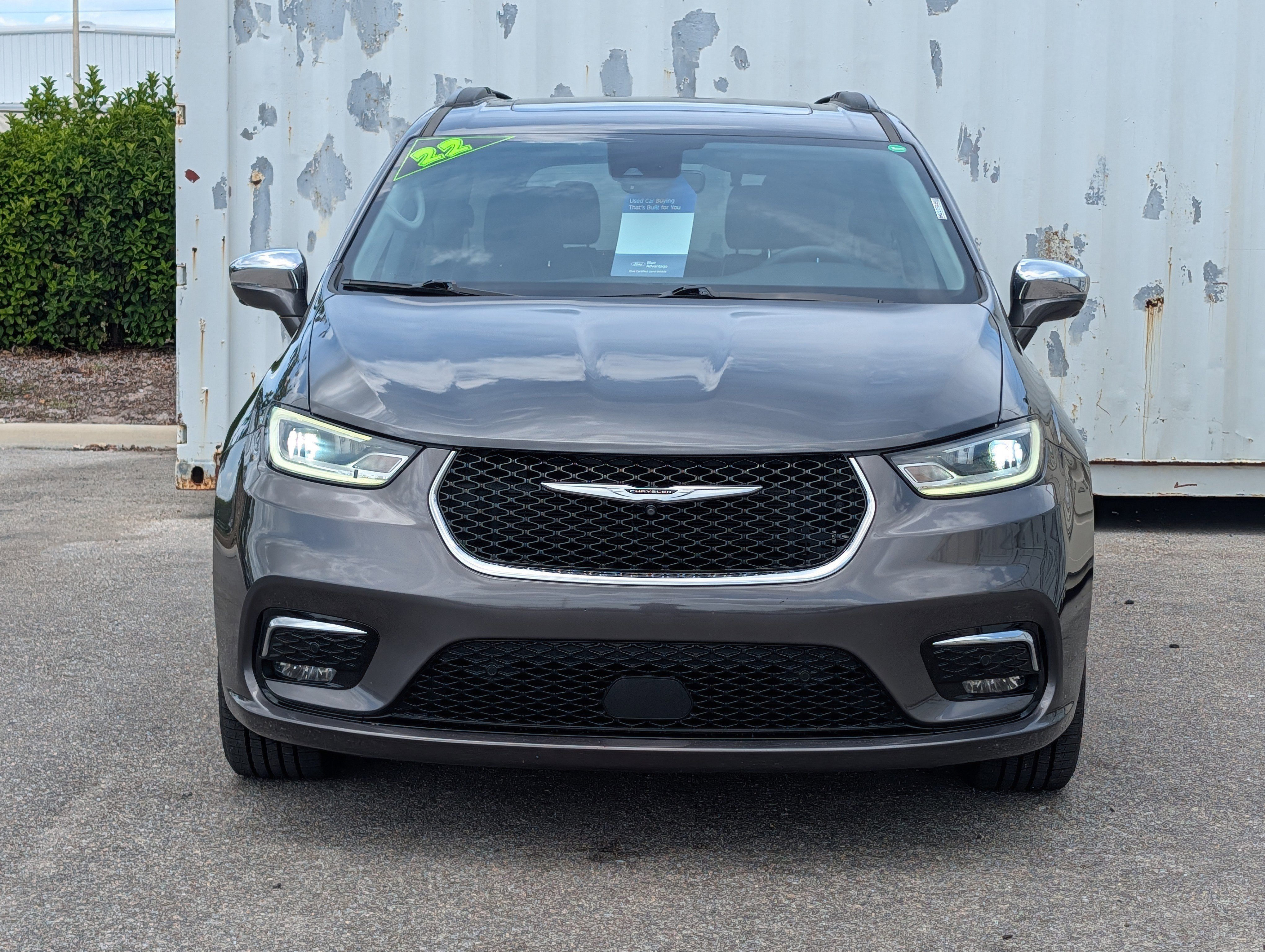 Used 2022 Chrysler Pacifica Limited FWD image 8