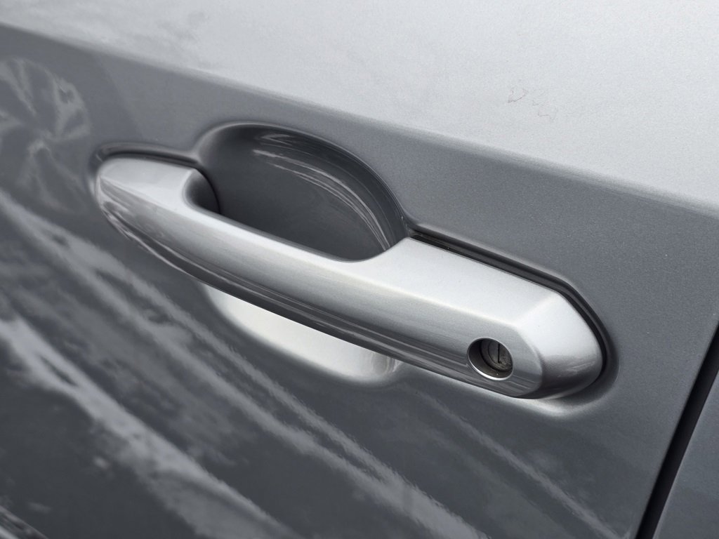 Used 2020 Toyota RAV4 LE image 18