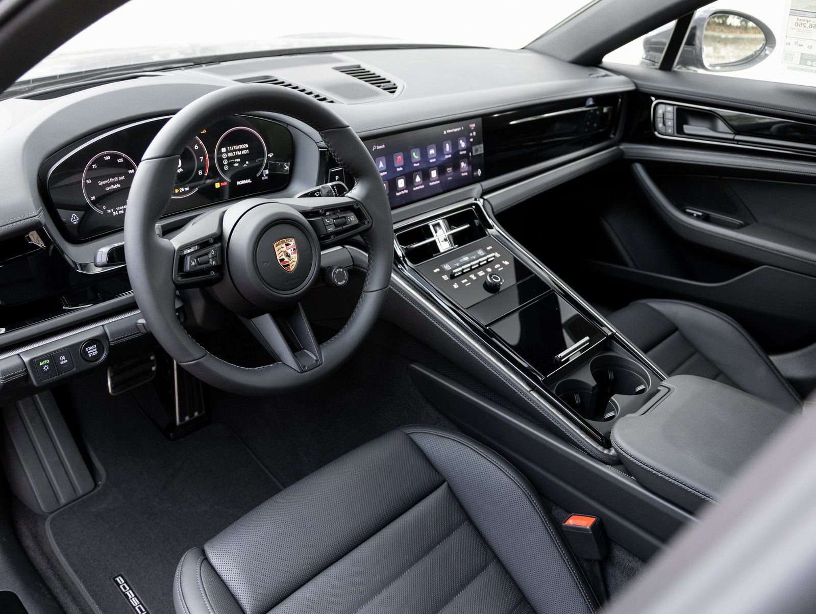 Certified 2026 Porsche Panamera RWD image 4