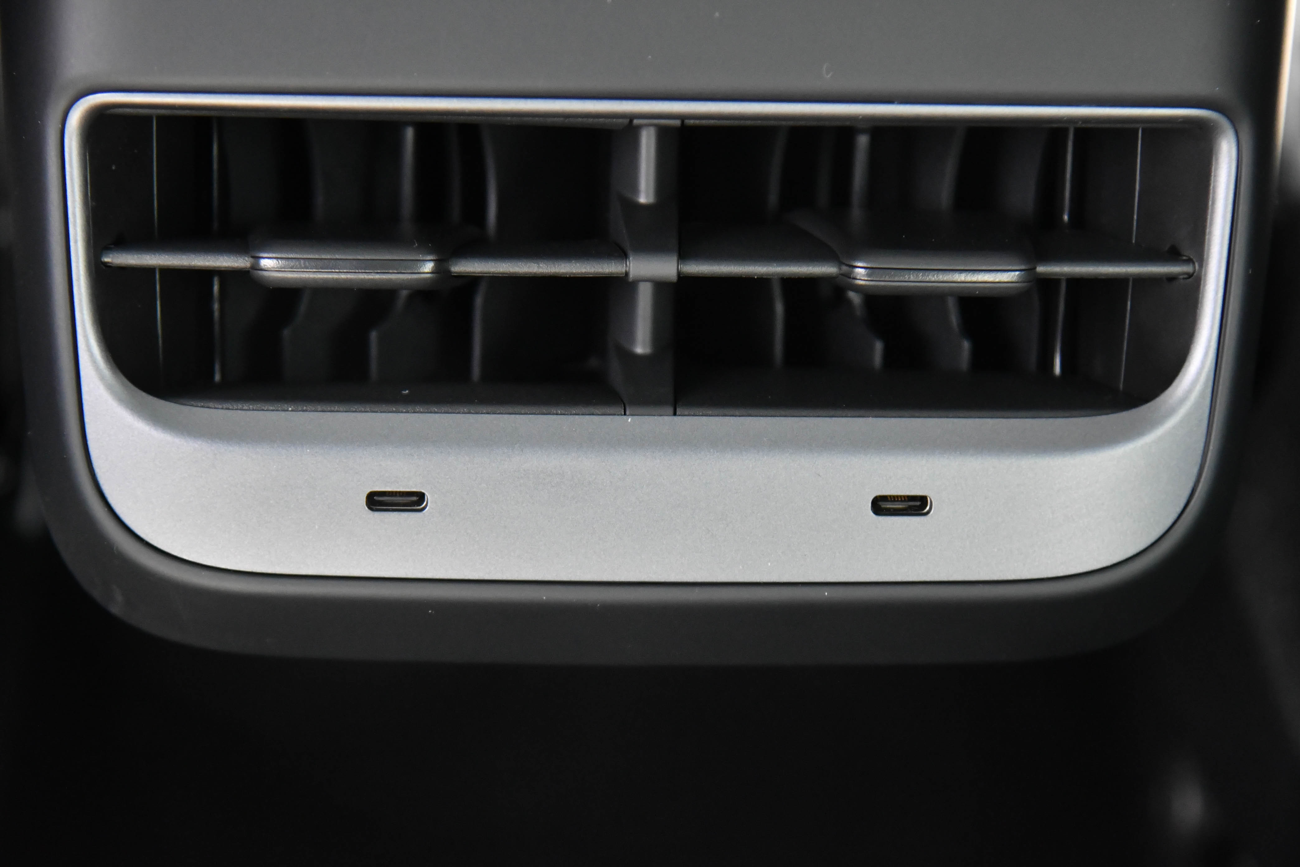 Used 2023 Tesla Model 3 Standard Range image 35