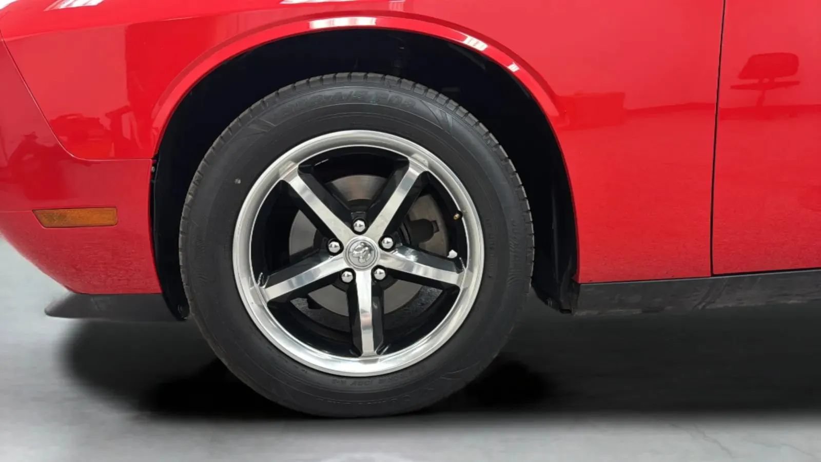 Used 2010 Dodge Challenger SE RWD image 30