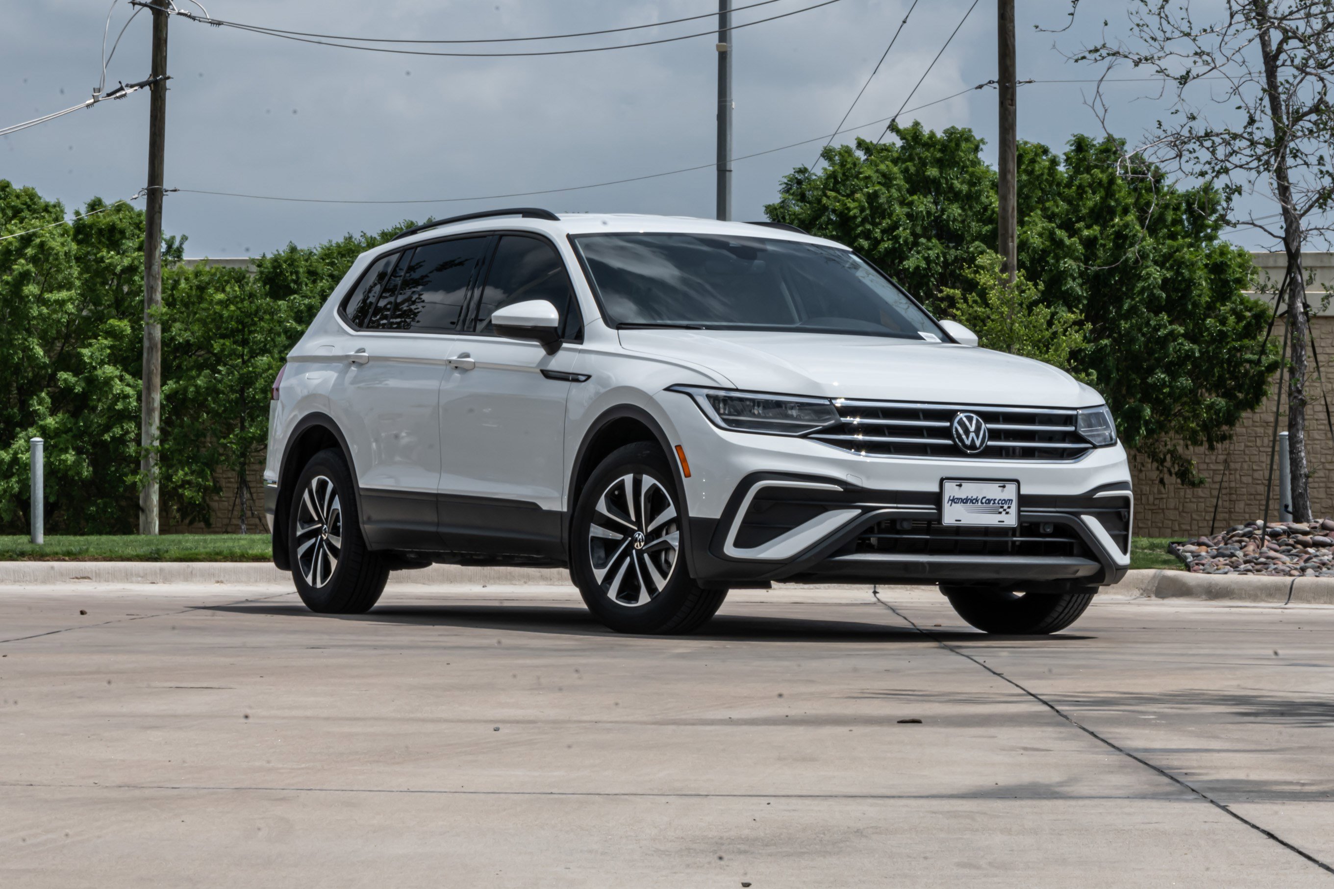 Used 2024 Volkswagen Tiguan S FWD image 2