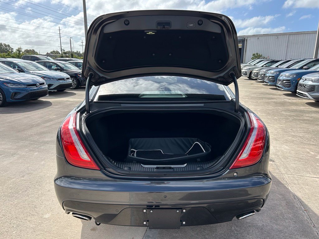 Used 2018 Jaguar XJ R-Sport RWD image 49