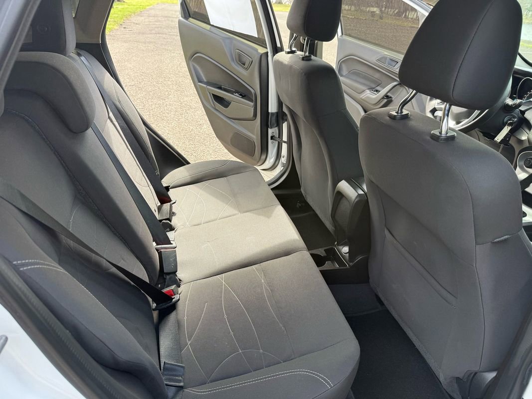 Used 2019 Ford Fiesta SE image 18