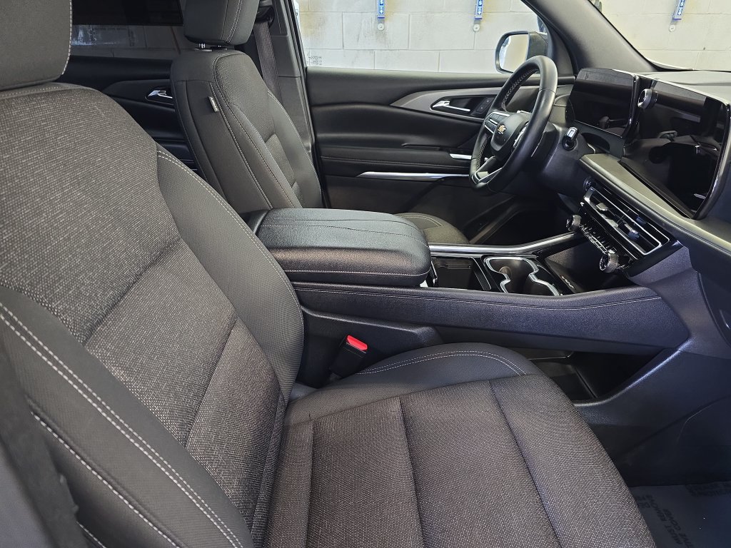 Used 2024 Chevrolet Traverse LT FWD image 10