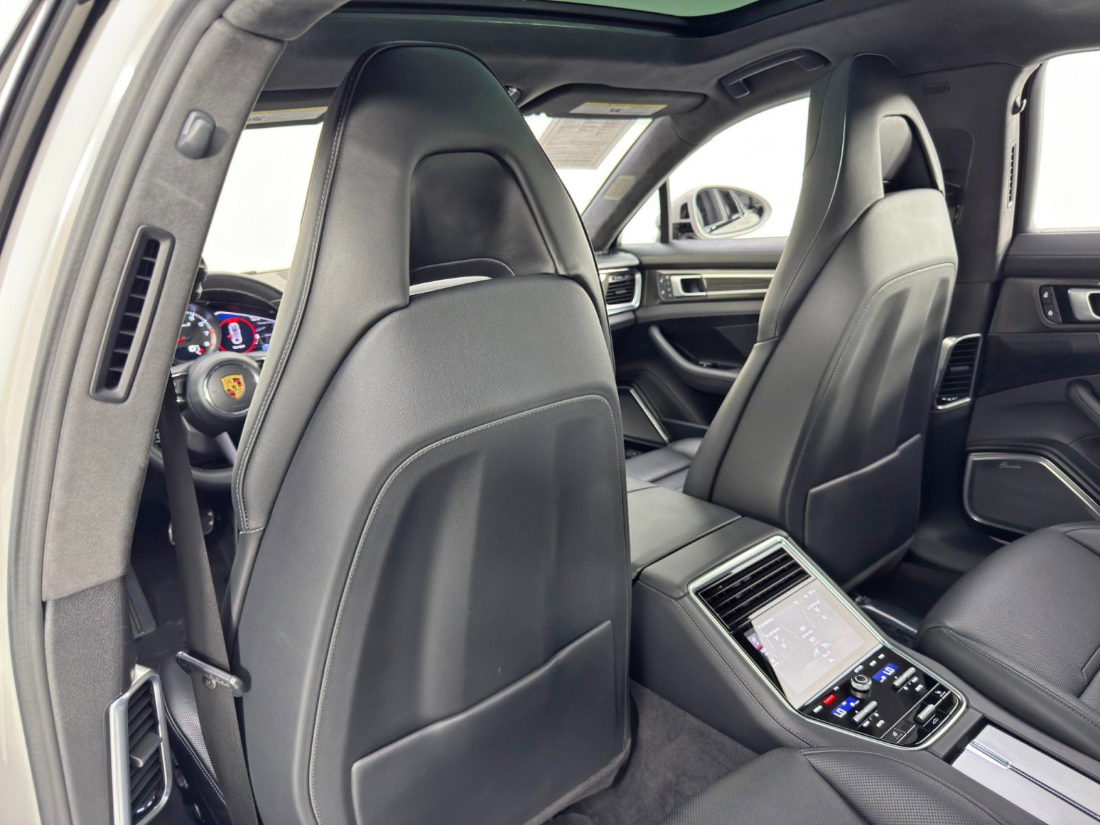 Used 2022 Porsche Panamera Turbo S w/ Premium Package image 41