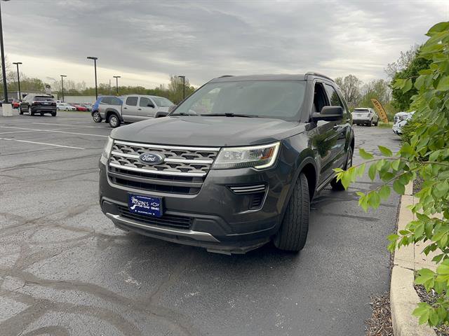 Used 2018 Ford Explorer XLT AWD/4WD image 3